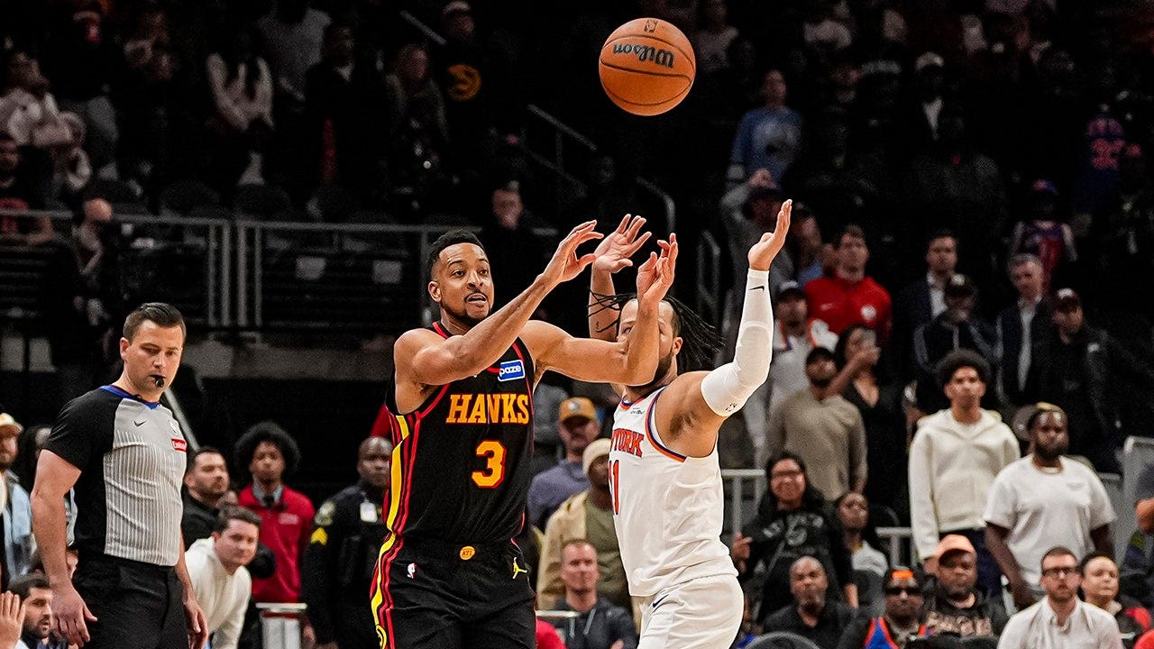 CJ McCollum's buzzer-beater waved off as Knicks beat Hawks