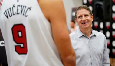 Bulls CEO Michael Reinsdorf says he wants coach Billy Donovan to remain in his job