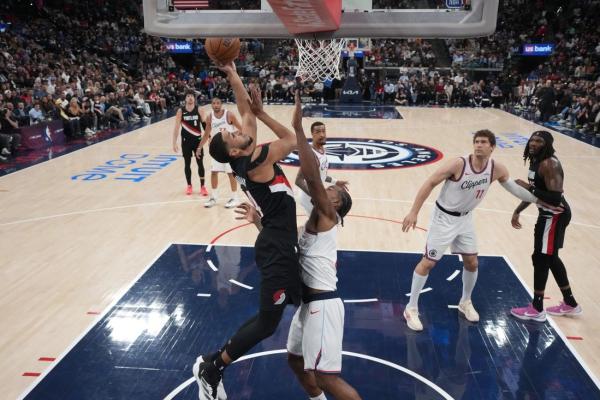 Clippers, Trail Blazers duke it out for No. 8 seed