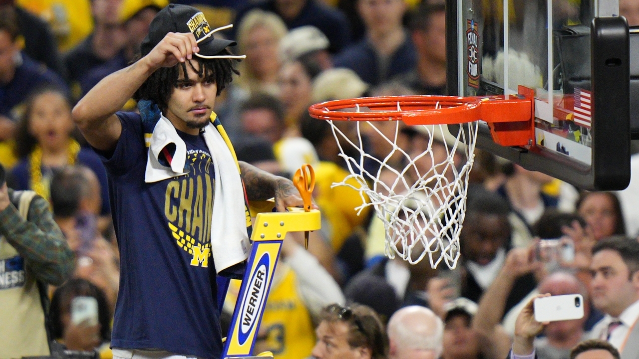 Final Four most outstanding player Elliot Cadeau announces he is returning to Michigan