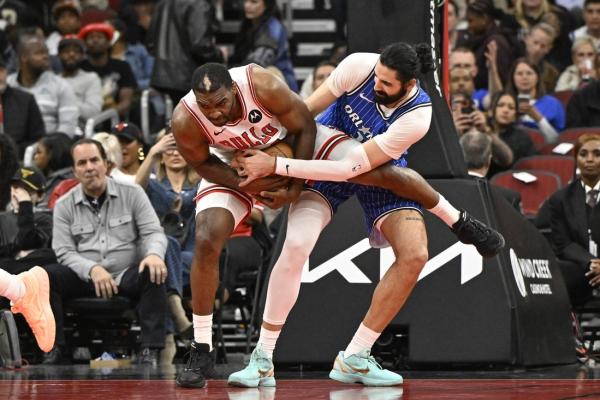 Magic stay in sixth-place chase with rout of Bulls | Fox Sports Radio 94.7 FM and 1230 AM