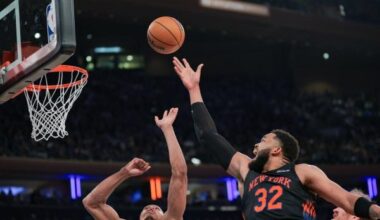 Knicks rout Raptors, wrap up East’s No. 3 seed