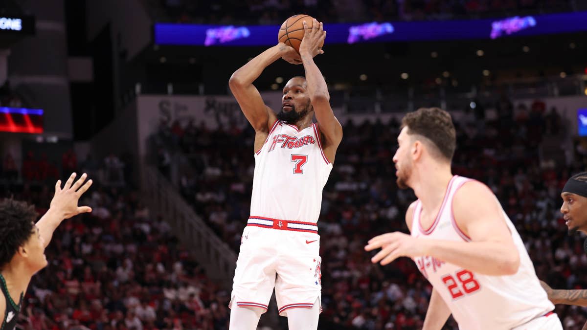 Houston Rockets forward Kevin Durant (7) shoots the ball during the third quarter against the Minnesota Timberwolves at Toyota Center. Troy Taormina-Imagn Images