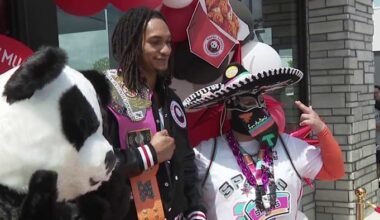 Spurs guard Devin Vassell serves up heat at Panda Express meet-and-greet ahead of playoffs