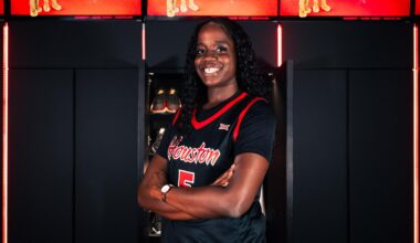 Janiyah Williams popping jersey