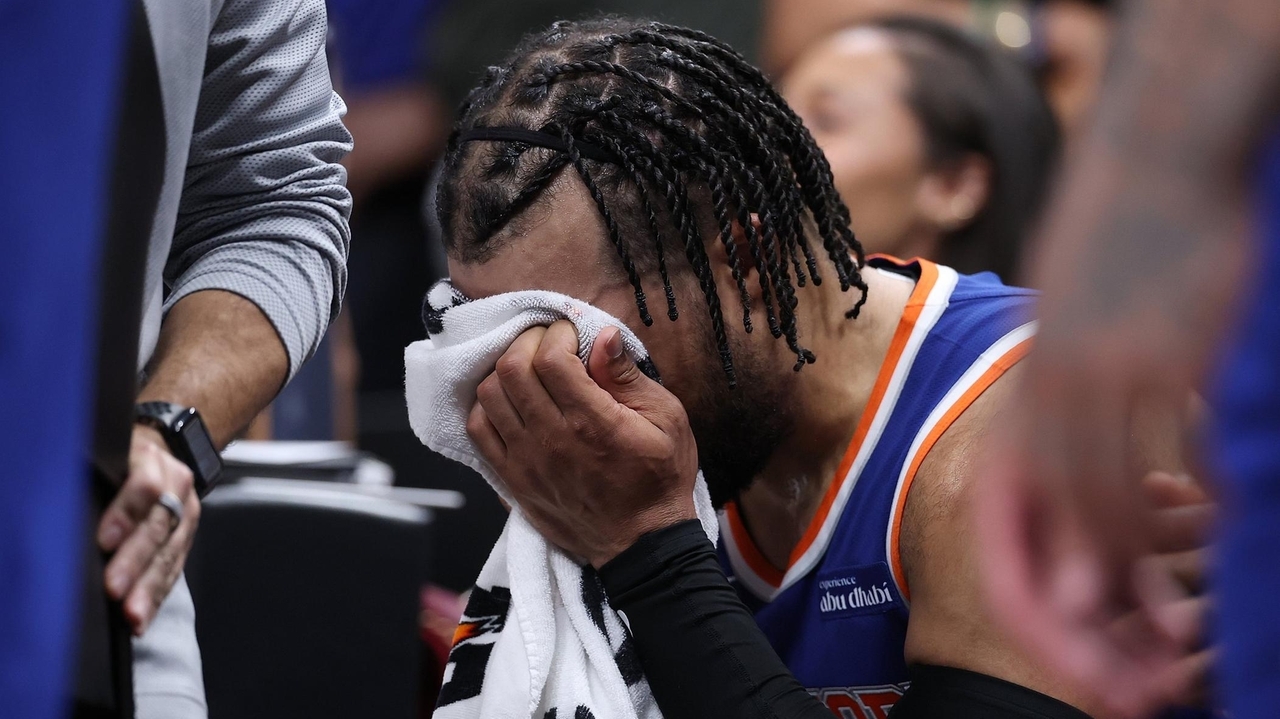 Knicks drop Game 3 to Hawks, trail 2-1 in first-round series