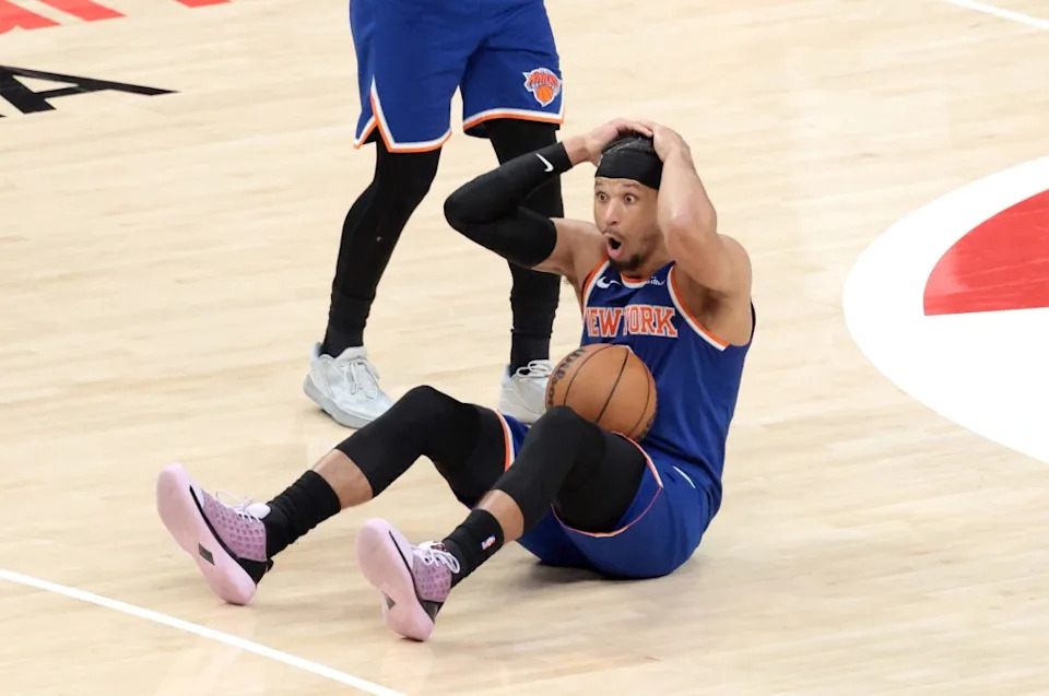 New York Knicks guard <a class="link " href="https://sports.yahoo.com/nba/players/5843/" data-i13n="sec:content-canvas;subsec:anchor_text;elm:context_link" data-ylk="slk:Josh Hart;sec:content-canvas;subsec:anchor_text;elm:context_link;itc:0" data-yga="{"yLinkElement":"context_link","yModuleName":"content-canvas","yLinkText":"Josh Hart","ySubModuleName":"anchor_text","yHasCommerce":false}">Josh Hart</a> (3) reacts after he is called for a foul during the fourth quarter. Charles Wenzelberg / New York Post