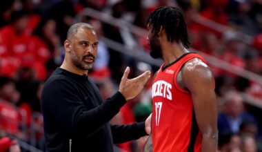 Rockets HC Publicly Destroys His Own Players After Loss vs Lakers