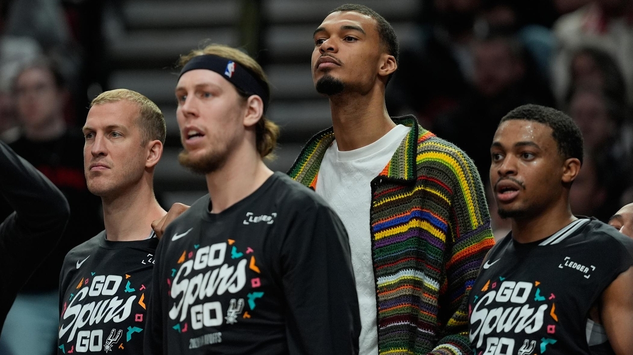 Sunday's NBA matchups: Spurs-Trail Blazers, Celtics-76ers, Lakers-Rockets, Cavaliers-Raptors