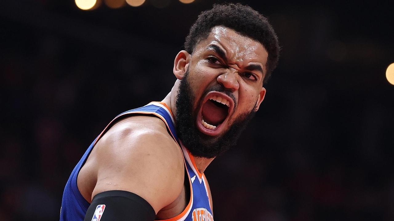 Knicks rout Hawks in Game 4 behind Karl-Anthony Towns' triple-double