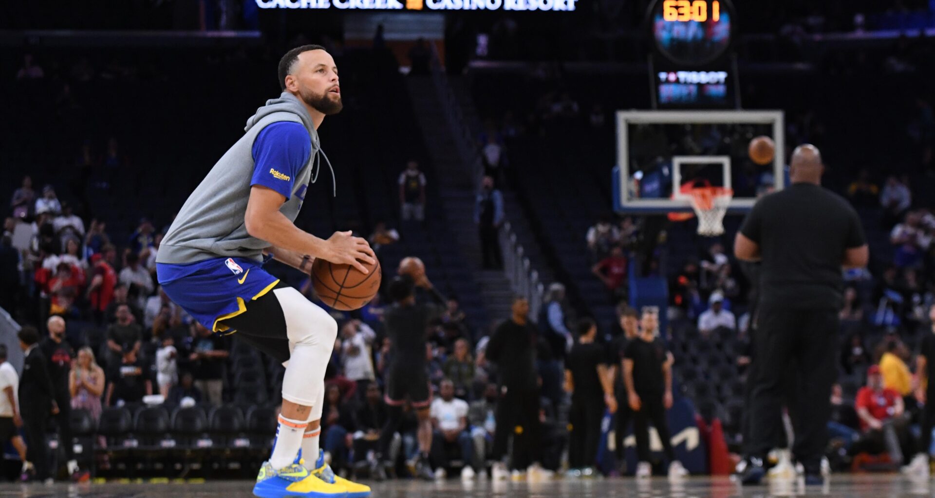 Steph Curry Wears Kevin Durant, Dwyane Wade's Shoes in Photos for Warriors' Game vs. Rockets