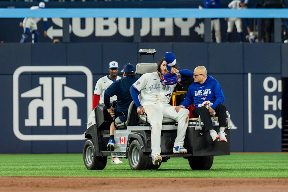 Mar 30, 2026; Toronto, Ontario, CAN; Toronto Blue Jays Cody Ponce (66) tips his cap to the fans upon leaving the game after being injured on a play at first base against the Colorado Rockies during the third inning at Rogers Centre. Mandatory Credit: Kevin Sousa-Imagn Images