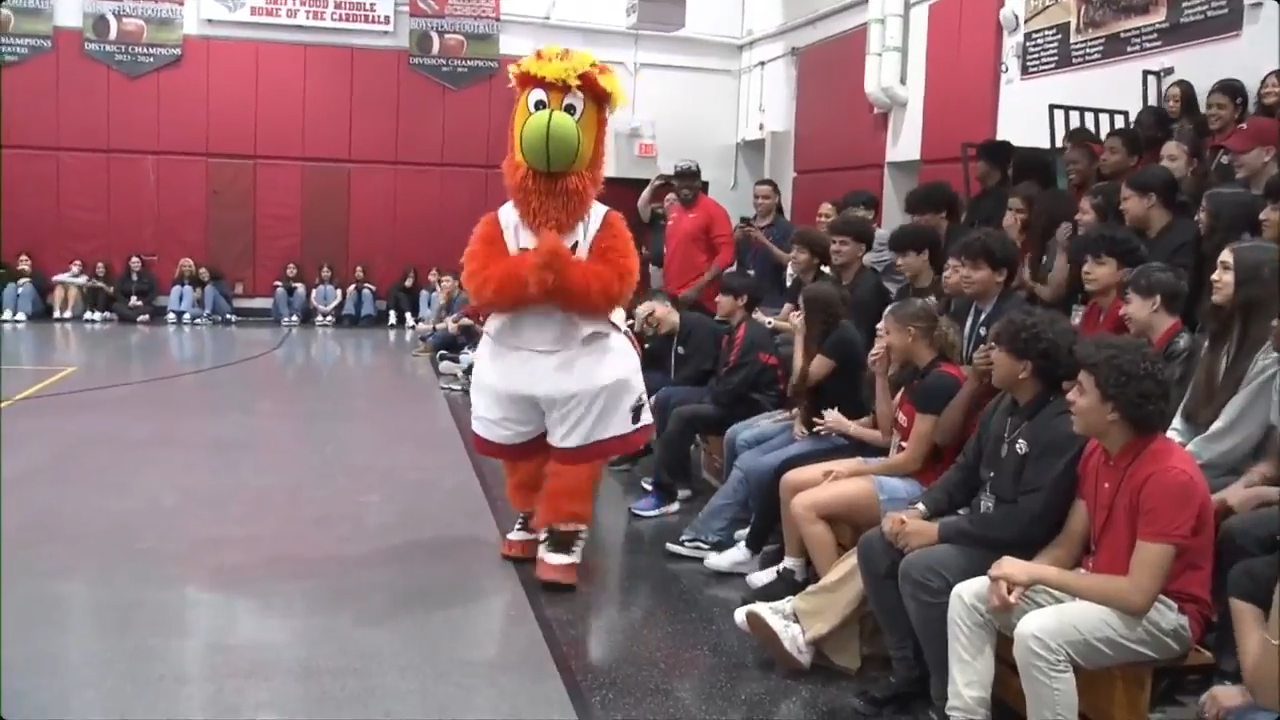 Miami Heat hold Earth Day celebration with students at Driftwood Middle School - WSVN 7News | Miami News, Weather, Sports
