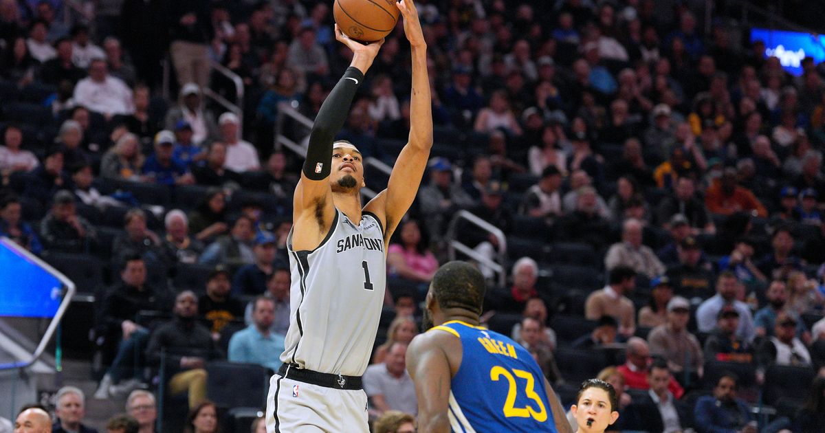 Victor Wembanyama's 41 points and 18 rebounds lead Spurs to 10th straight win, 127-113 over Warriors :: WRAL.com