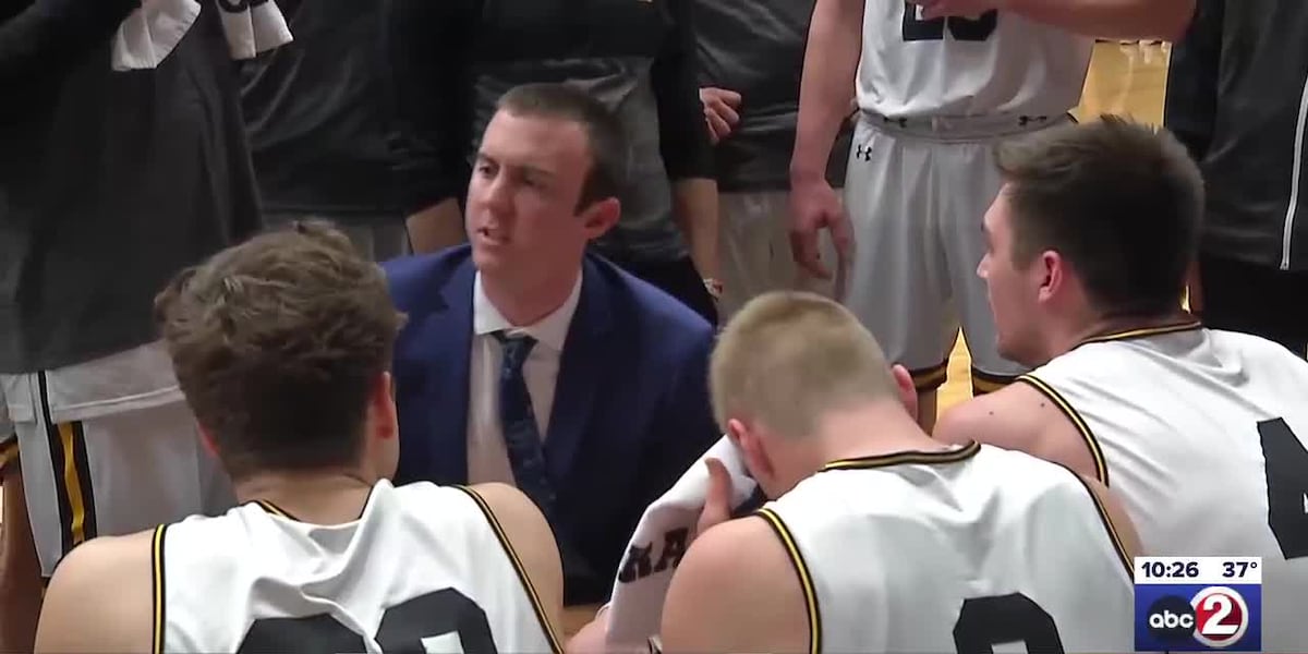UW-Oshkosh men’s basketball coach Matt Lewis steps down after 8 seasons