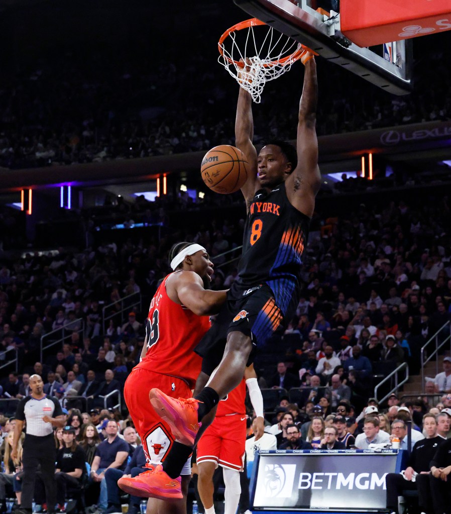 Og Anunoby #8 of the New York Knicks slams the ball and is fouled by forward Guerschon Yabusele #28 of the Chicago Bulls during the first half at Madison Square Garden, Friday April 3rd, 2026, in New York, NY. 