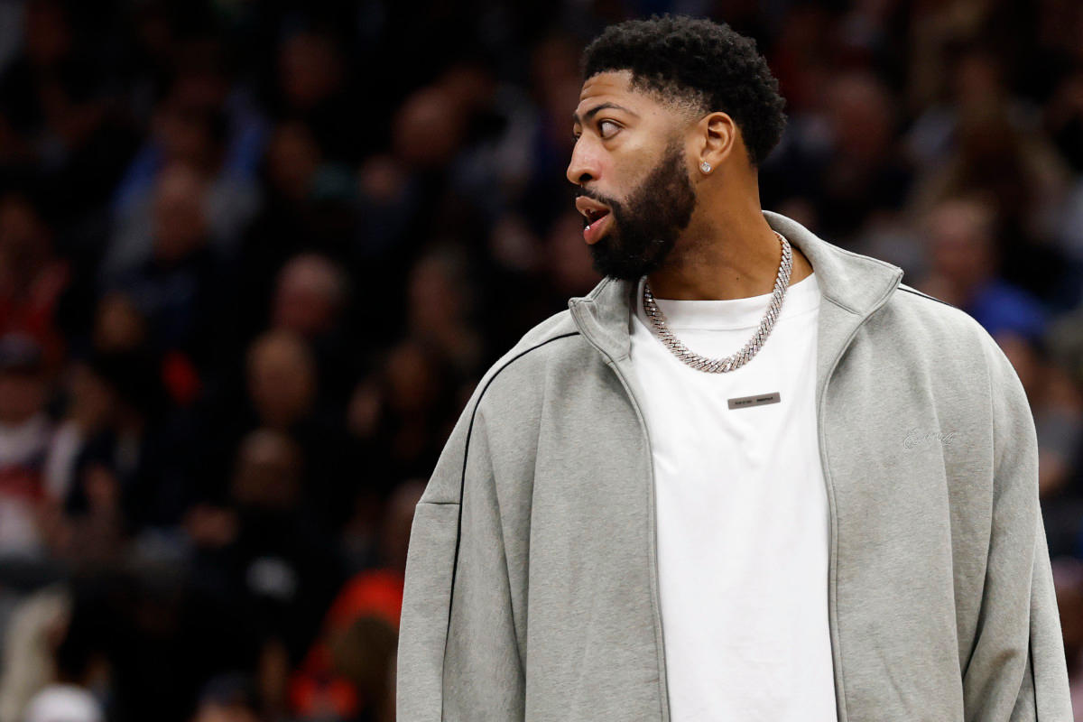 Former Dallas Mavericks forward Anthony Davis looks on from the bench during a game against the Washington Wizards.Geoff Burke-Imagn Images