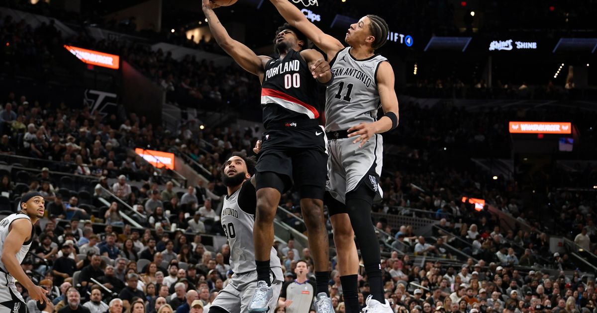 Fox scores 25 points to lead short-handed Spurs past Trail Blazers 112-101 :: WRAL.com