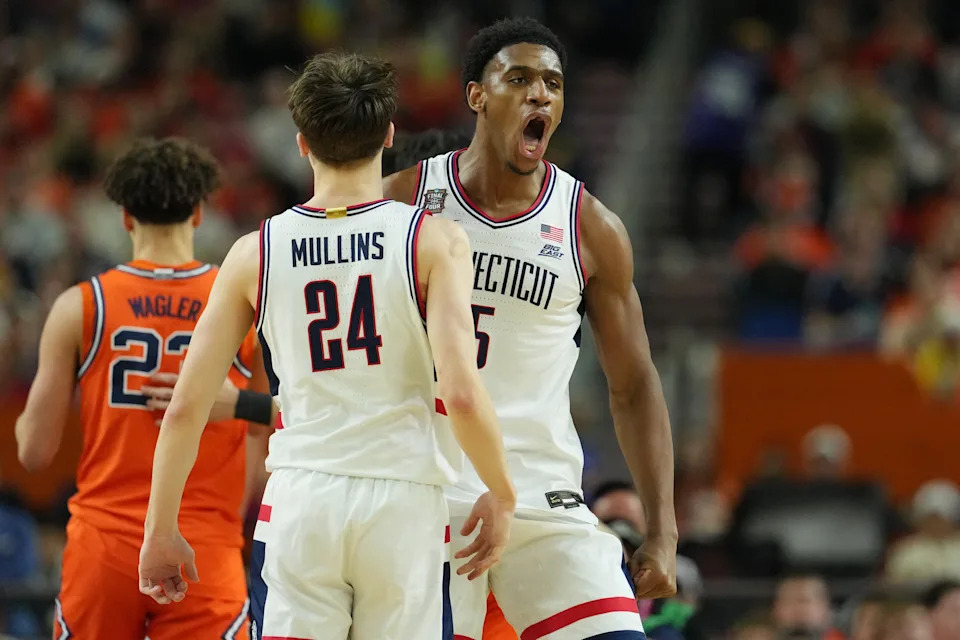 UConn's inside-out attack featuring Tarris Reed Jr. and Braylon Mullins was too much for Illinois to overcome.