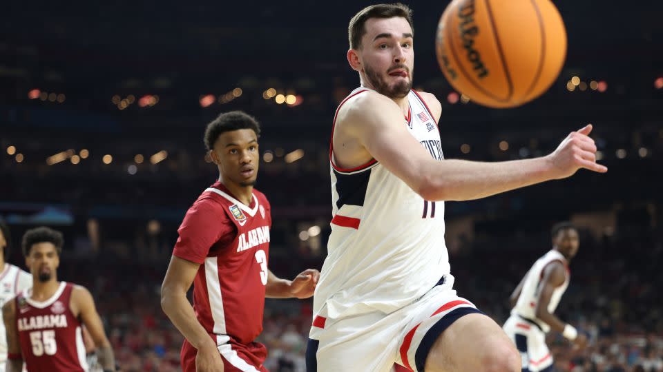 Karaban chases after a loose ball in the second half against the Alabama Crimson Tide on April 6, 2024. - Jamie Squire/Getty Images