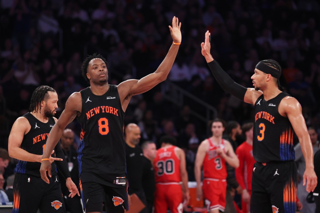 Knicks rout lottery-bound Bulls by 40 without Karl-Anthony Towns