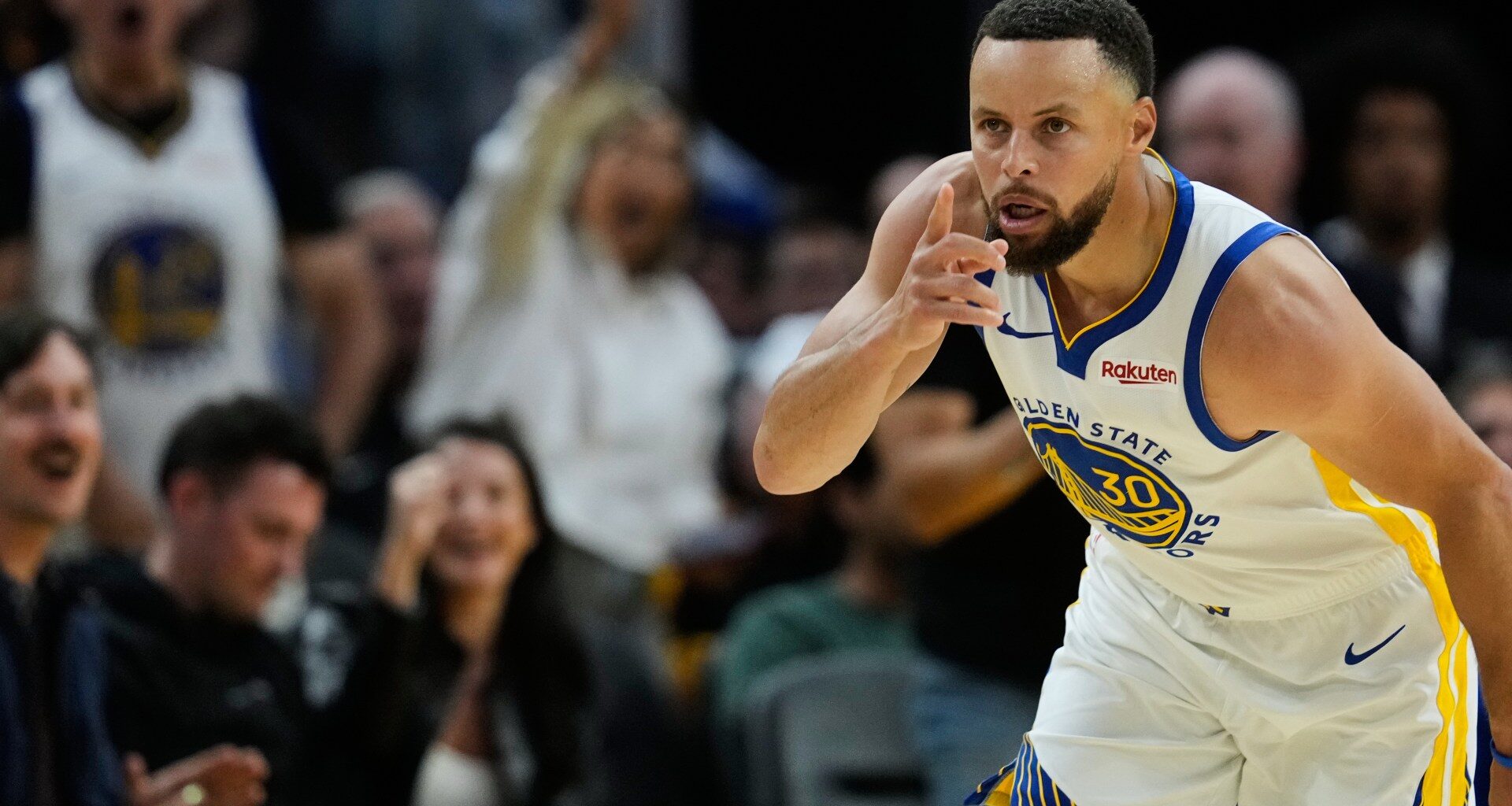 Steph Curry returns from injury with 29 points but Warriors lose to Rockets | Basketball News