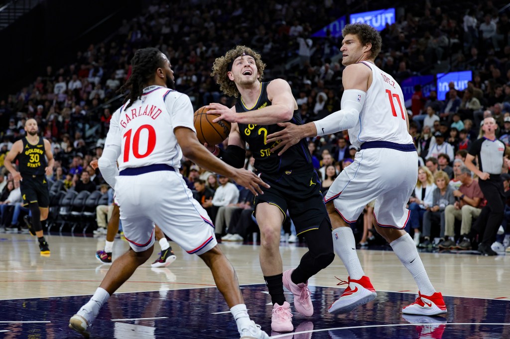 Will Warriors' miserable season end in NBA play-in tournament?