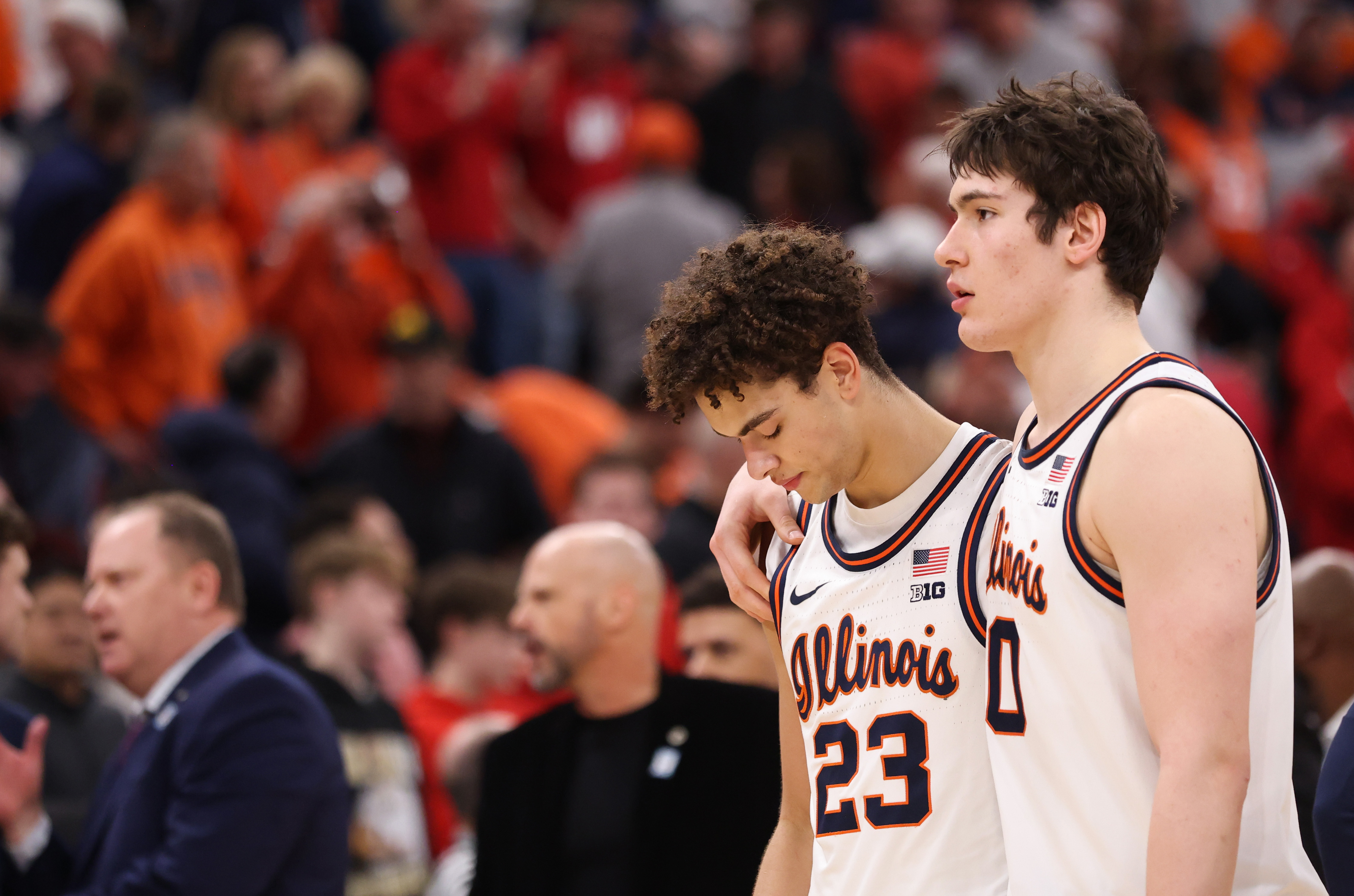 Illinois guard Keaton Wagler (23) and forward David MirkoviÄ head...