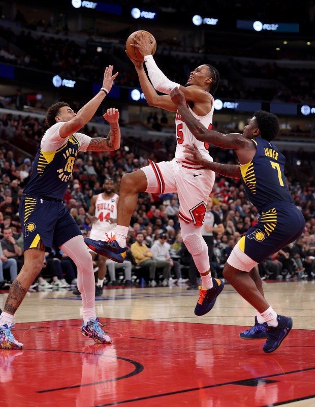 Chicago Bulls forward/guard Isaac Okoro (35) drives to the hoop in the second half of a game against the Indiana Pacers at the United Center in Chicago on April 1, 2026. (Chris Sweda/Chicago Tribune)