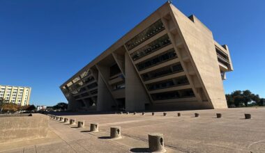 Mavericks eye City Hall as potential site for new arena