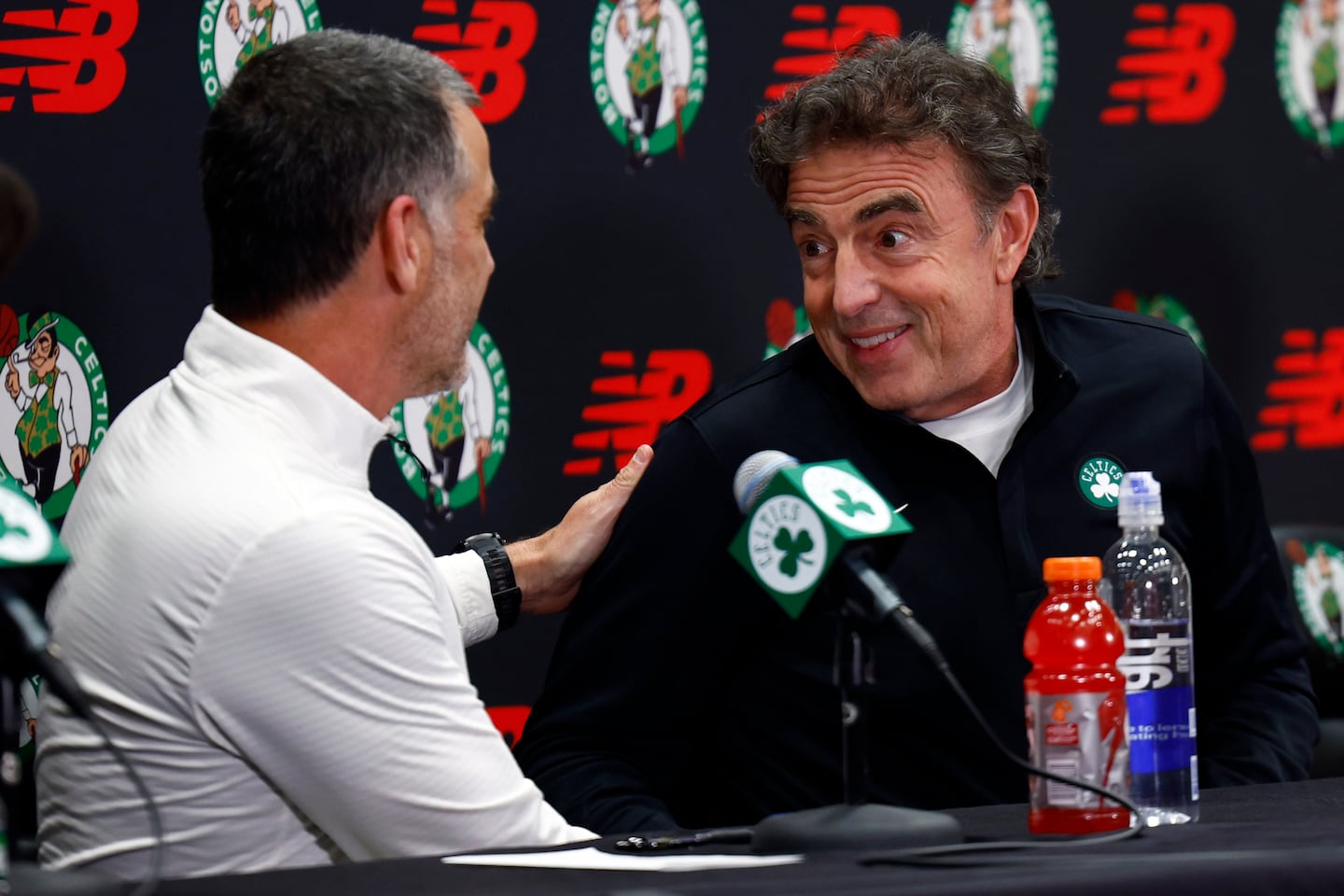 Wyc Grousbeck (right) was seated alongside Chisholm when Chisholm was introduced as lead governor of the Celtics in September 2025.