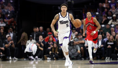 A pair of former Raptors lead Kings to win in Toronto