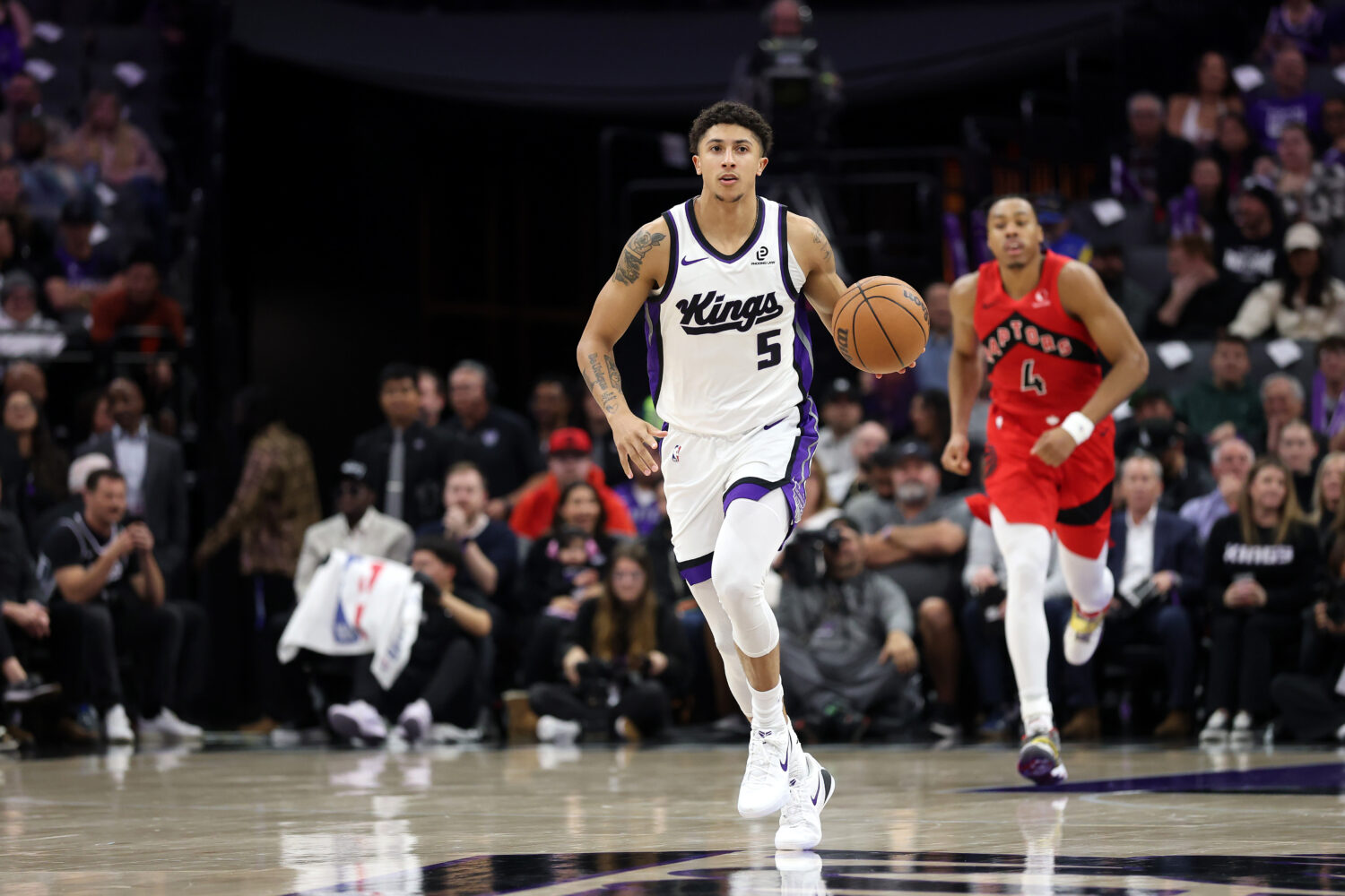 A pair of former Raptors lead Kings to win in Toronto