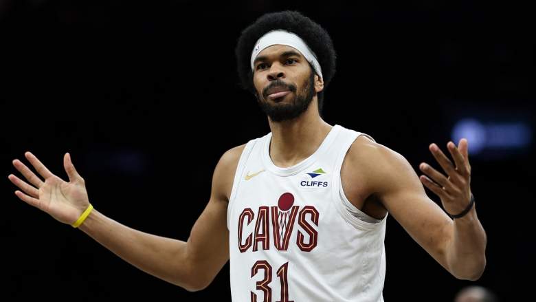 Jarrett Allen reacting during Cavaliers game before return from knee injury