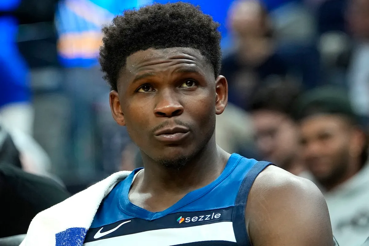 Anthony Edwards on the Timberwolves bench during game against Golden State Warriors