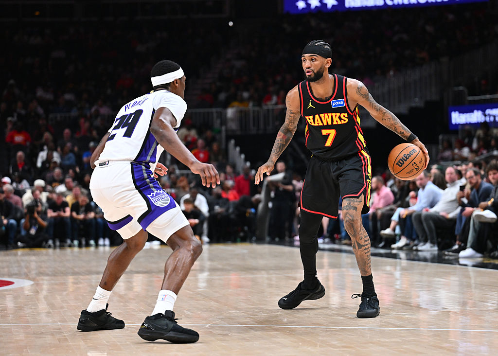 ATLANTA, GA - MARCH 28: Nickeil Alexander-Walker #7 of the Atlanta Hawks looks to pass the ball during the game against the Sacramento Kings on March 28, 2026 at State Farm Arena in Atlanta, Georgia. NOTE TO USER: User expressly acknowledges and agrees that, by downloading and/or using this Photograph, user is consenting to the terms and conditions of the Getty Images License Agreement. Mandatory Copyright Notice: Copyright 2026 NBAE (Photo by Adam Hagy/NBAE via Getty Images)