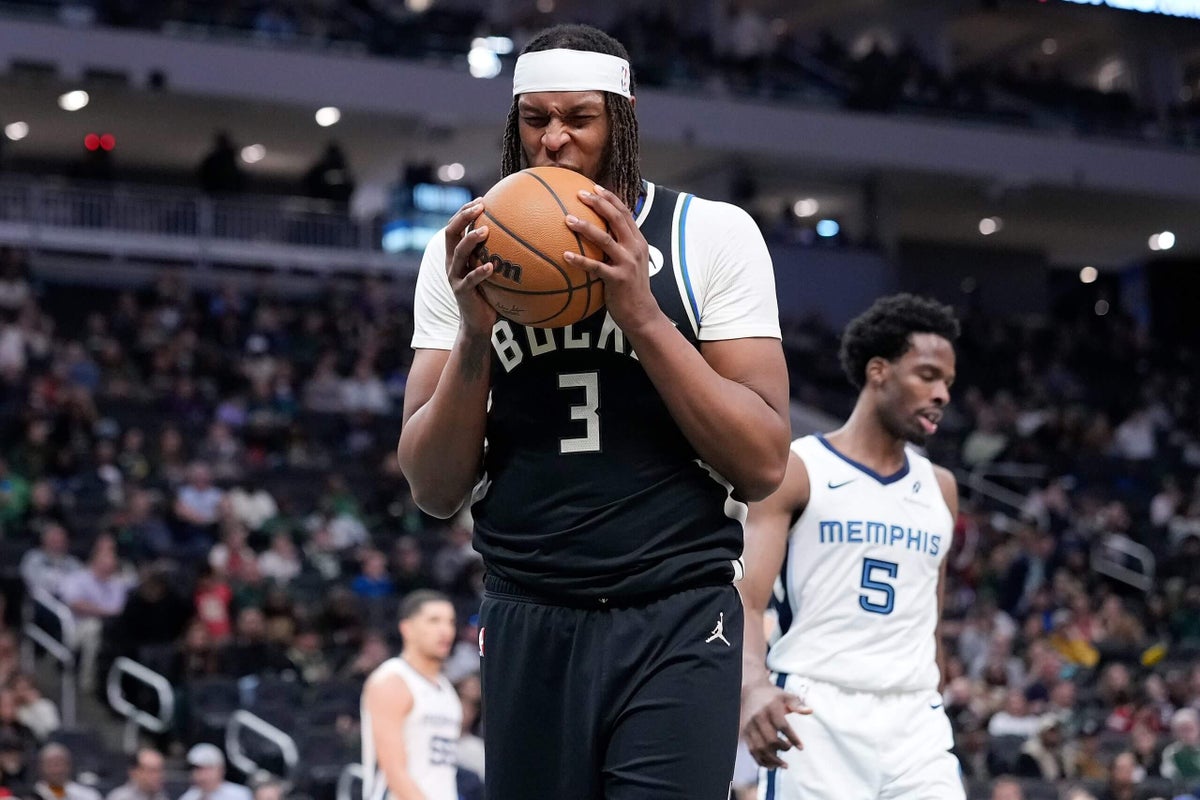 Myles Turner’s 1st season with Bucks a ‘rude awakening,’ but he’s ready to move forward