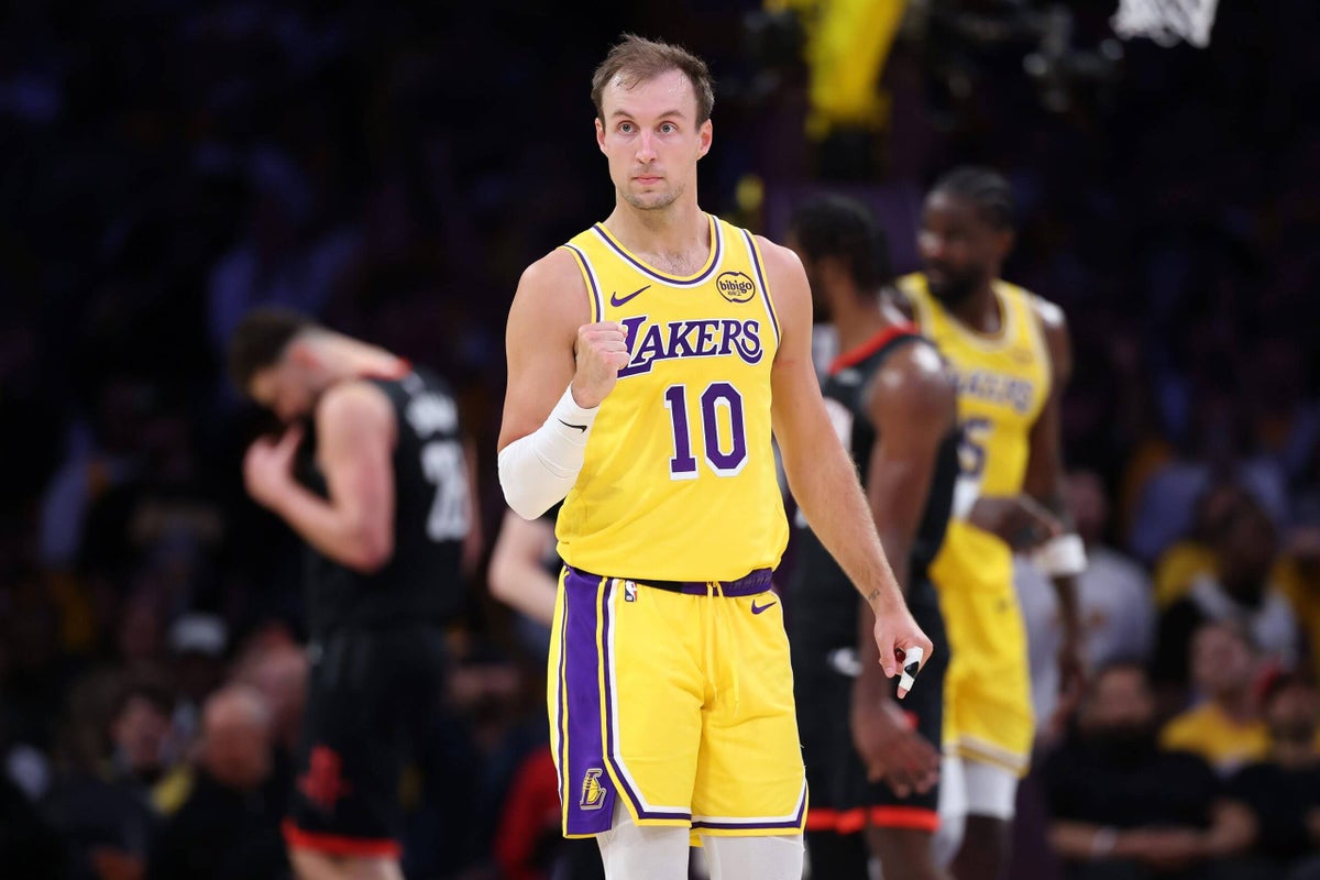 2026 NBA playoffs first-round series odds: Rockets still favored to beat Lakers after Game 1 loss