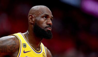 NBA World Reacts To LeBron James' Performance