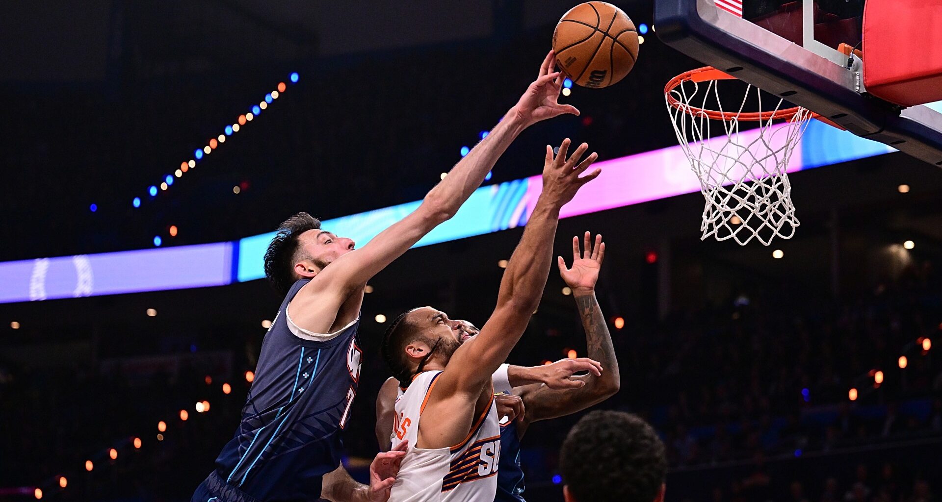 Suns-Thunder Game 1: Thunder serve notice with strong start to title defense