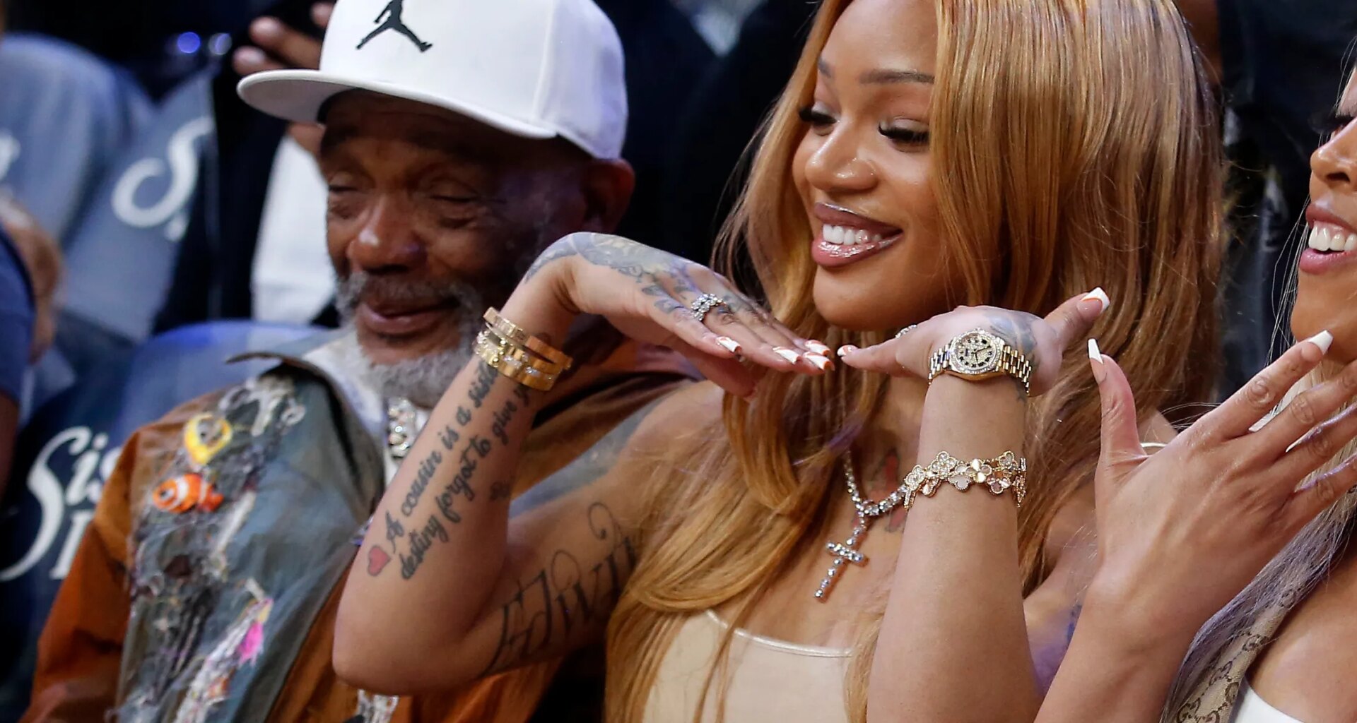 GloRilla Debunks Pregnancy Rumors While Courtside At Grizzlies Game