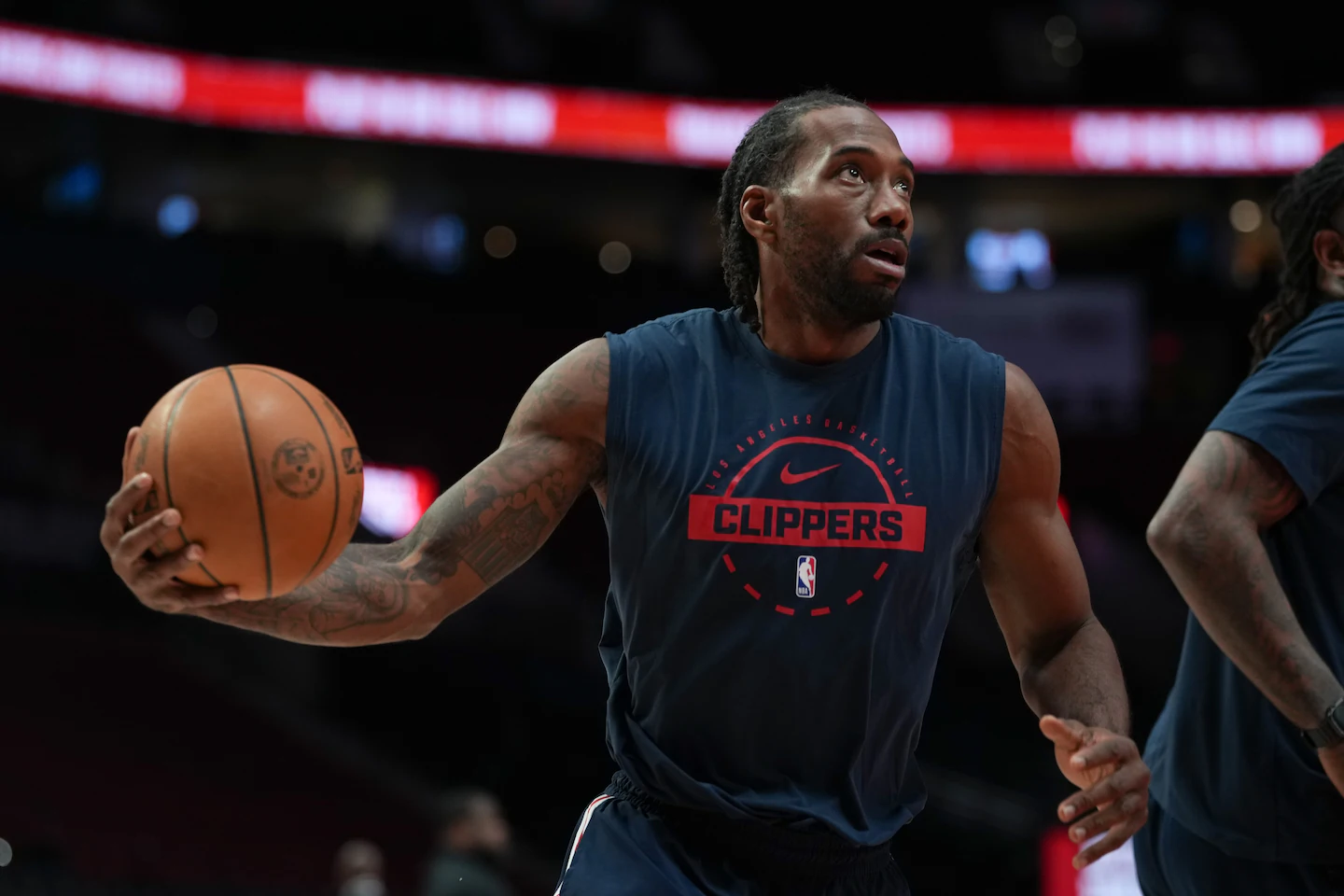 Kawhi Leonard sits out Clippers finale to rest wrist and ankle ahead of play-in tournament