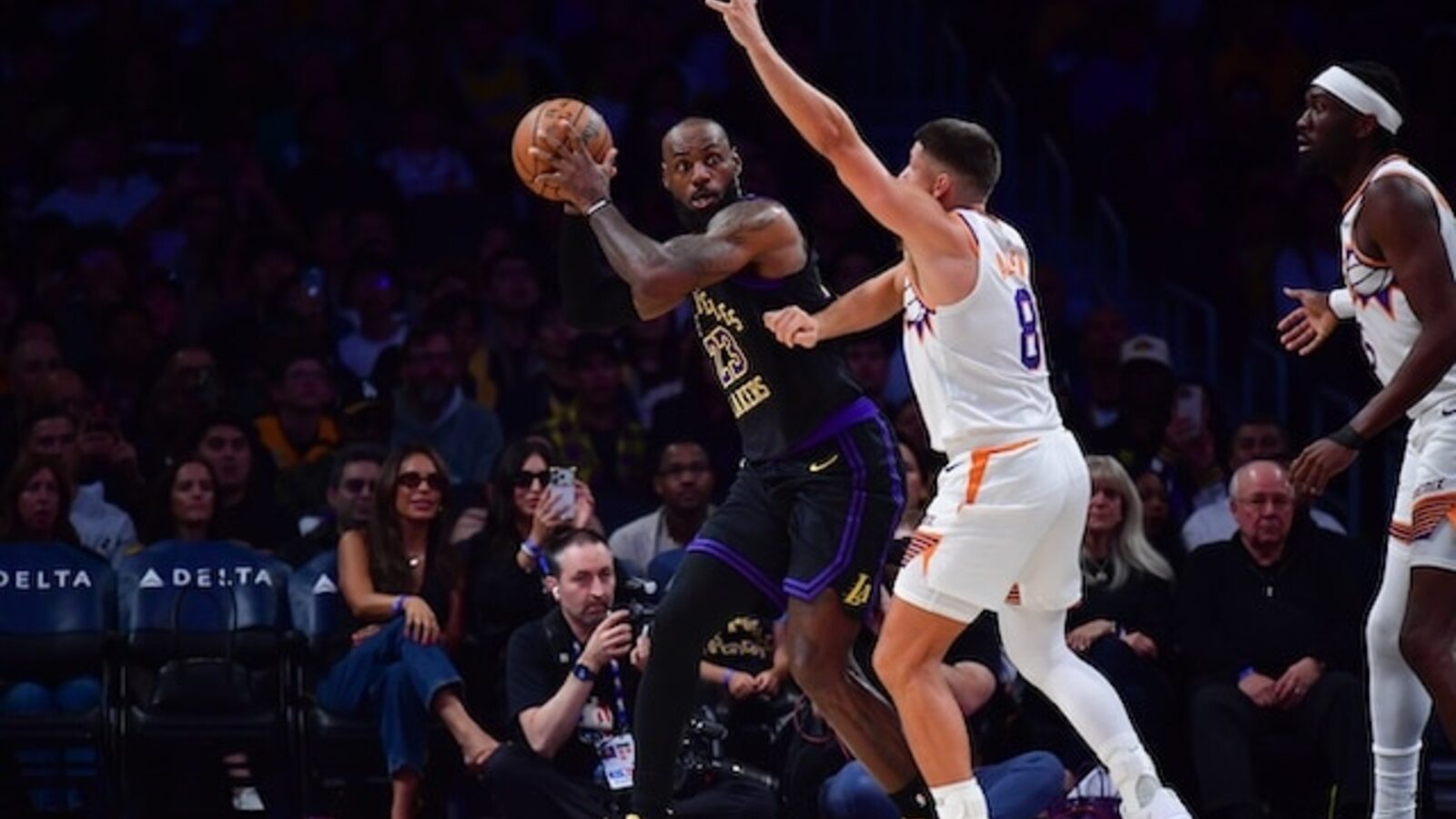 LeBron James Continues Stellar Play In Win Over Suns