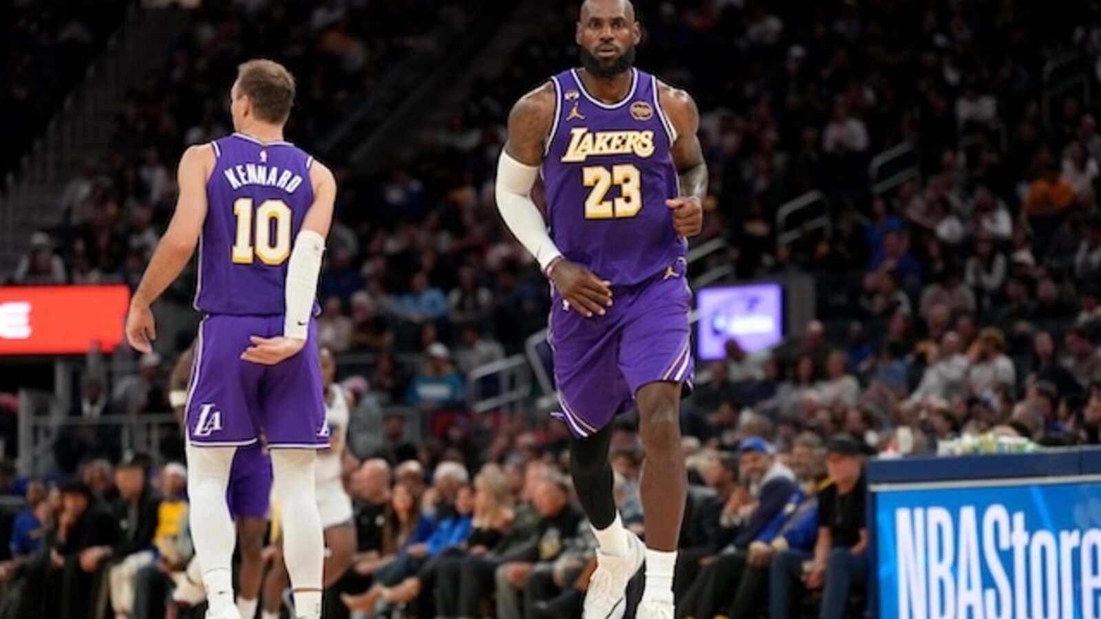 LeBron James Takes Over Offensively Against Warriors