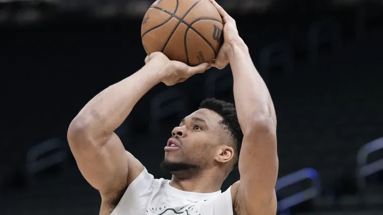 Why Lakers fans are freaking out after Giannis Antetokounmpo's recent 'I don't like L.A.' comment image