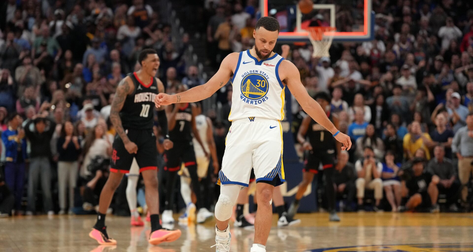 Stephen Curry shines in return despite 117-116 loss
