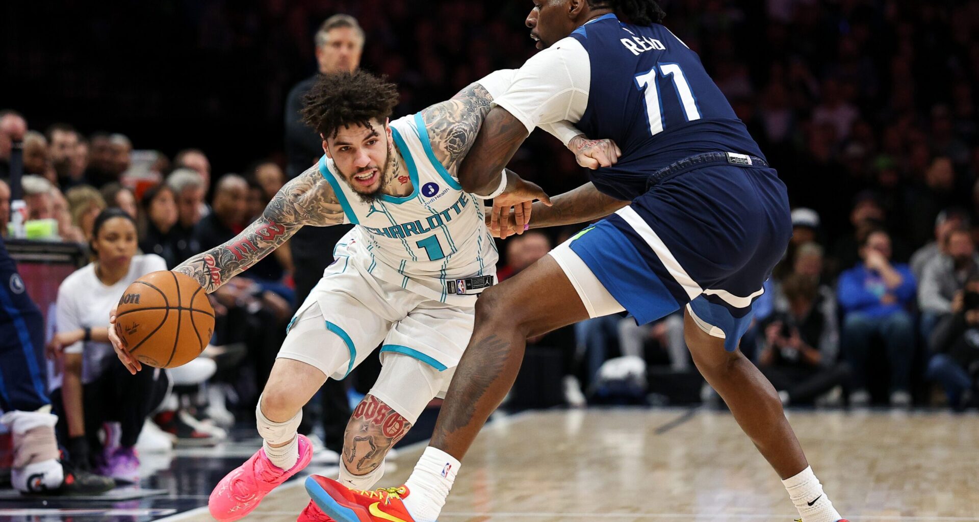 Hornets remain in thick of playoff race entering final games