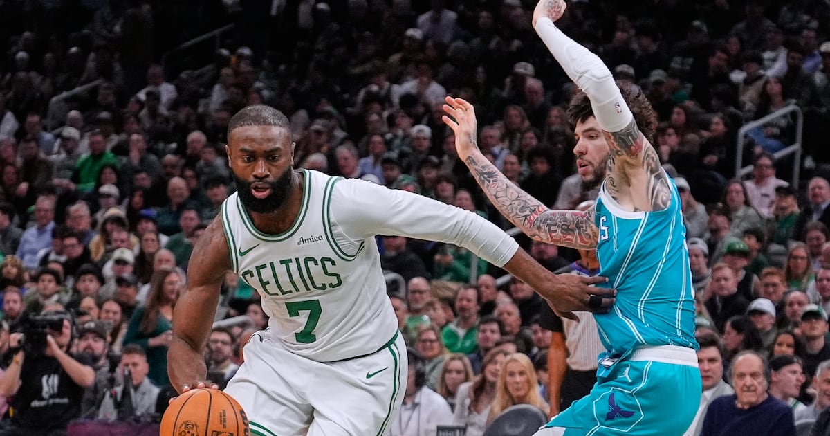 Jaylen Brown scores 35 points as Boston Celtics beat Charlotte Hornets to claim the season series
