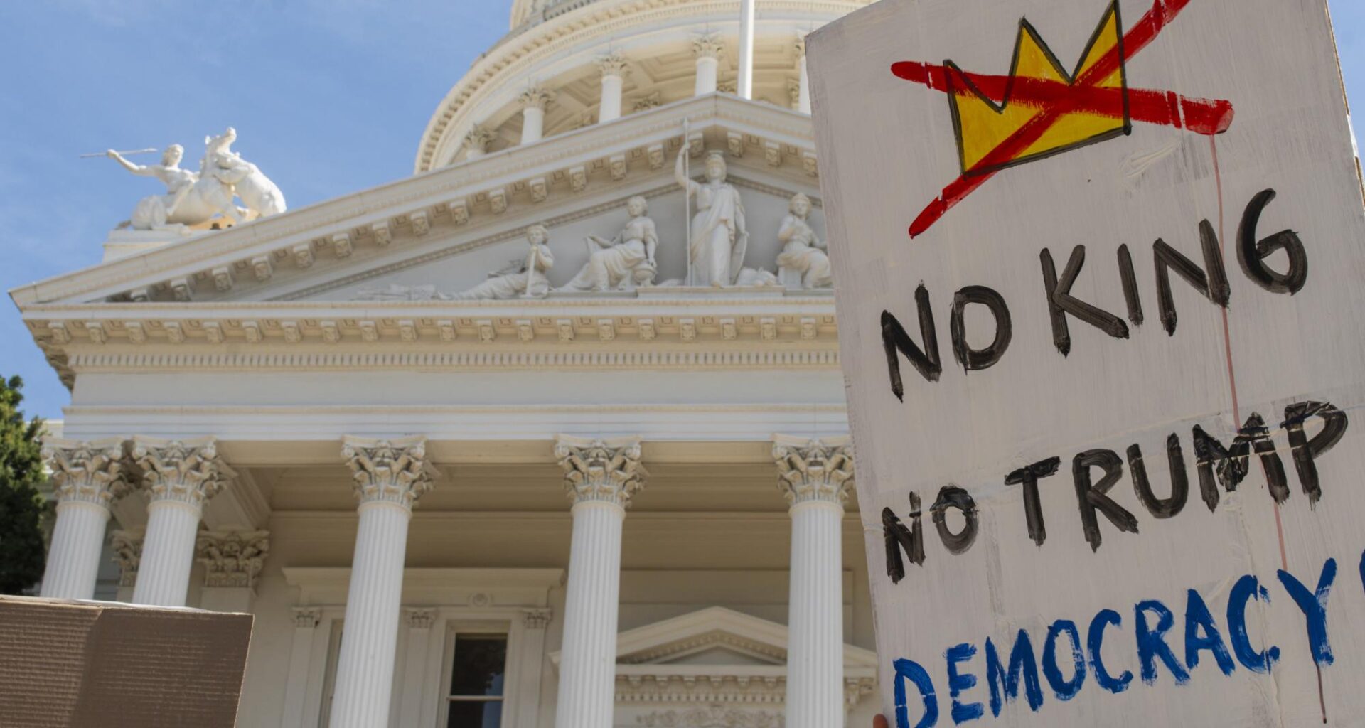 Sacramento community protests war escalation, Trump administration in third ‘No Kings’ rally – The State Hornet