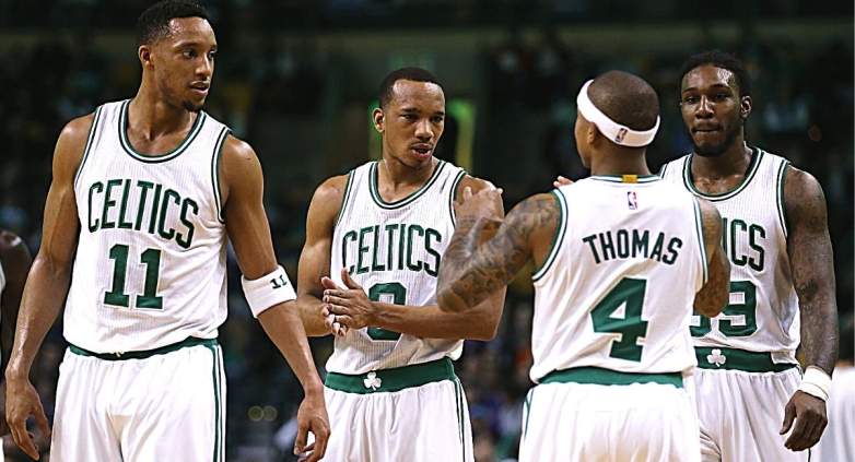 Warriors sign Avery Bradley over Isaiah Thomas